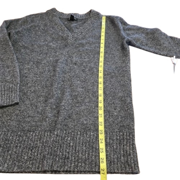 Athleta Vital V Neck Tunic Sweater Womens Medium Wool Cashmere Blend Gray Color - Picture 2 of 11